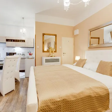 Wenceslass Square Luxury Appartamento